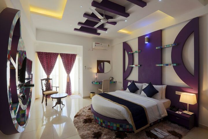 Room 16 of 39