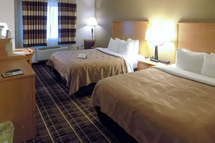 1 Queen Bed Efficiency (2 of 25)