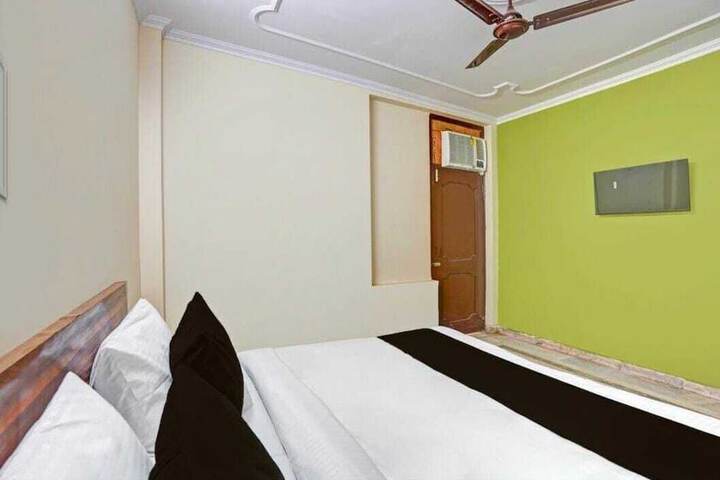 Room 3 of 6