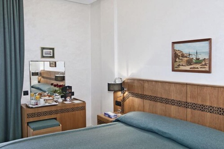 Room 23 of 39