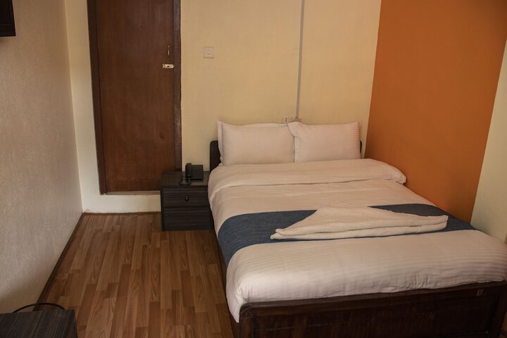 Room 8 of 94