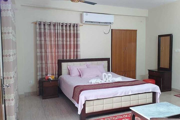 Room 4 of 44