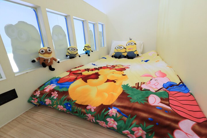 Room 30 of 79