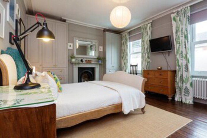 Room 16 of 23