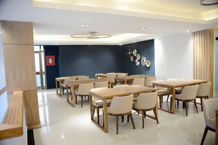 Dining 105 of 173