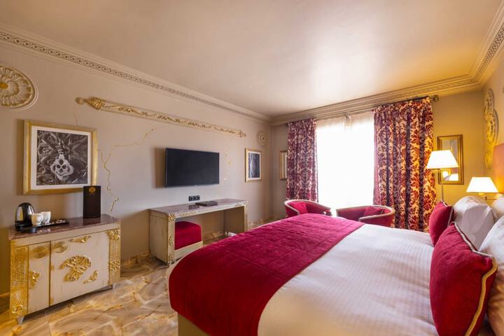 Room 14 of 74
