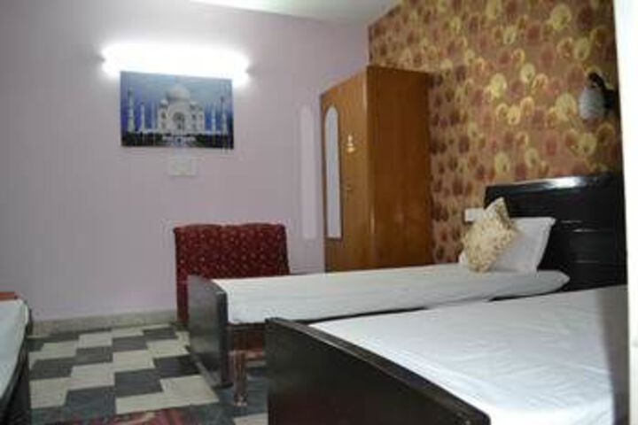 Room 26 of 46