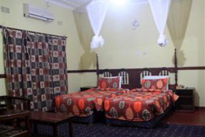 Room 3 of 5