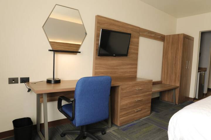 Room 17 of 114