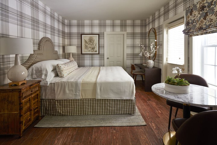 Room 11 of 72