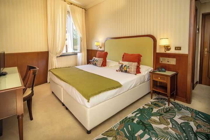 Room 18 of 29
