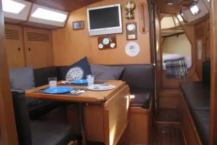 Photo of Boat at Lisbon Vahine