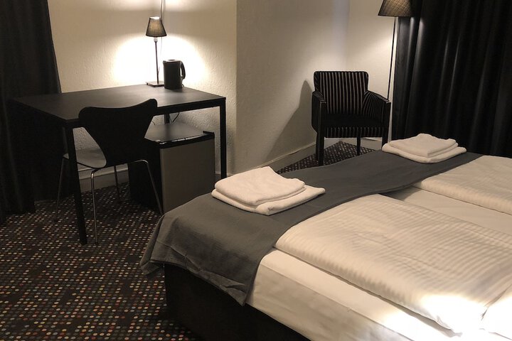 Room 3 of 8