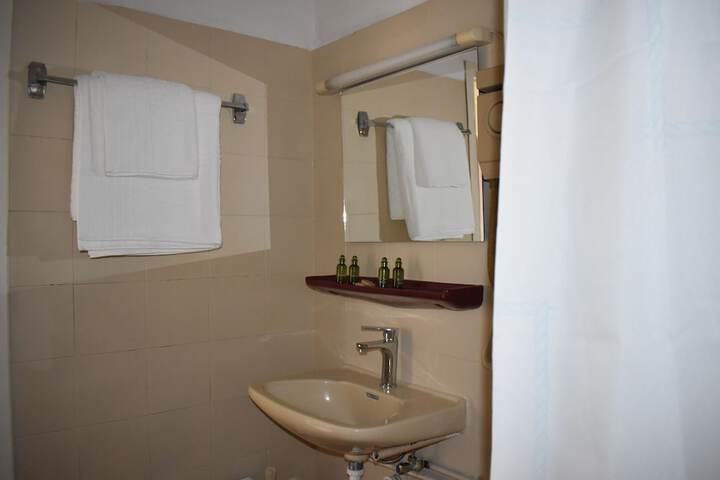 Room 159 of 261