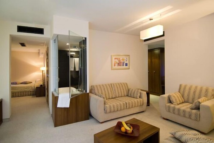 Room 17 of 31
