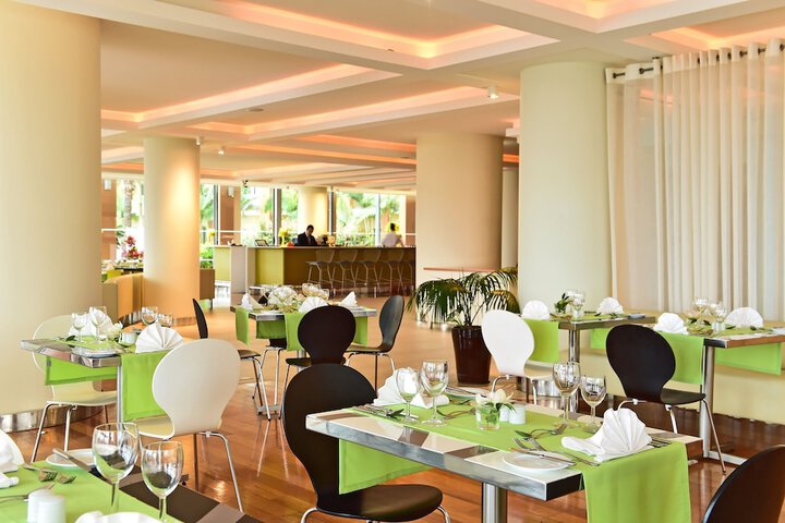 Dining 138 of 250