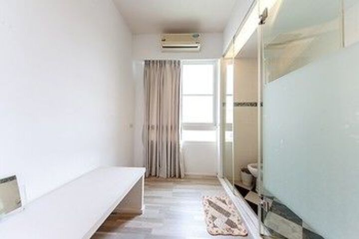 Room 17 of 19