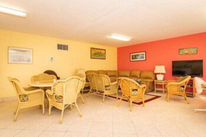 Room 33 of 39