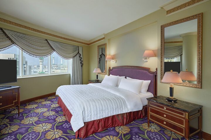 Room 10 of 31