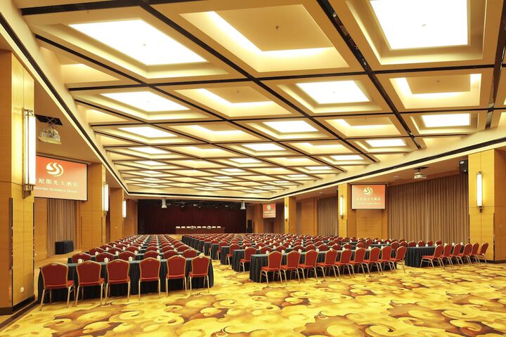 Ballroom/Hall 73 of 86