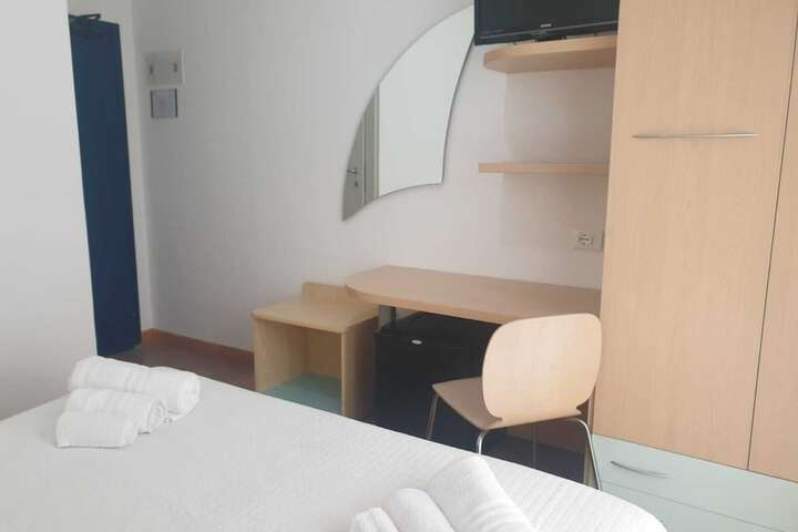 Room 26 of 63