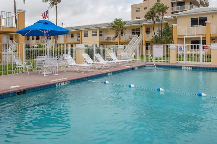 Hotel with Pool