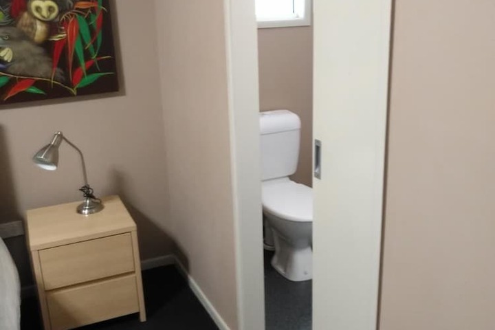 Room 8 of 27