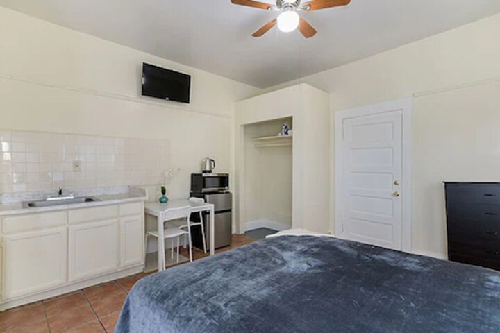Room 37 of 70