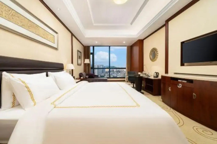 Room 5 of 14