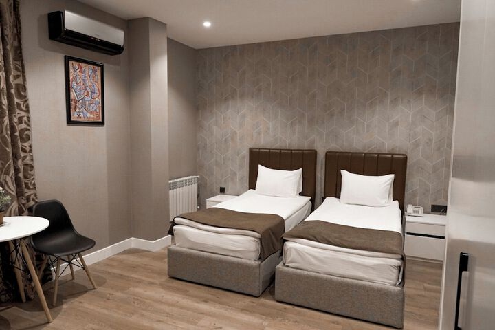 Room 18 of 44