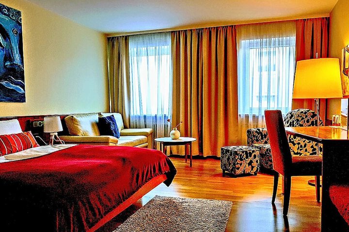 Room 8 of 51