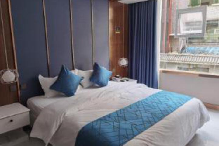 Room 6 of 7