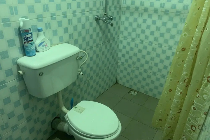 Room 8 of 12