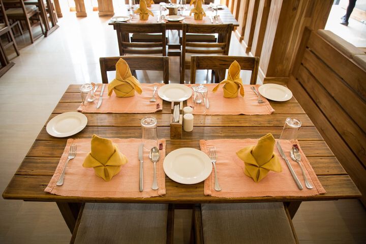 Dining 35 of 60