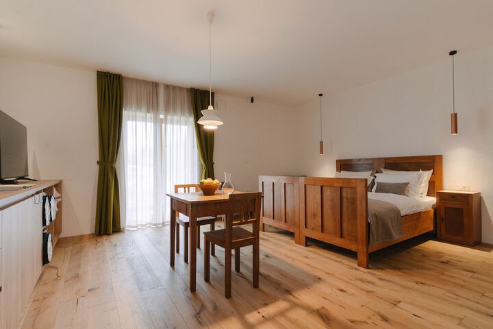 Room 19 of 120