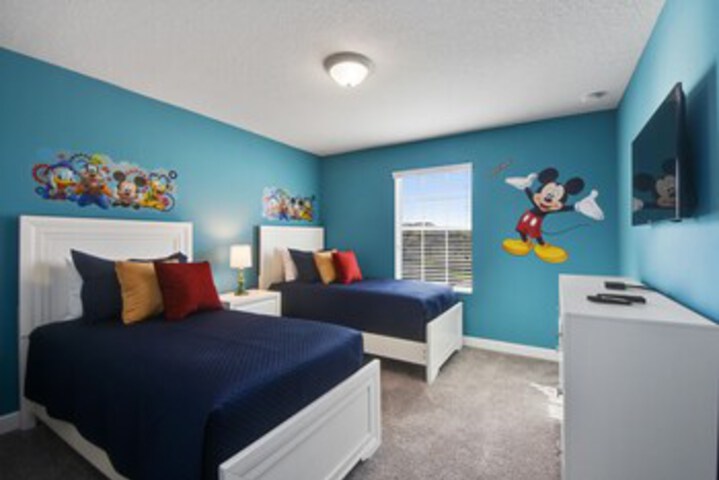 Room 8 of 32