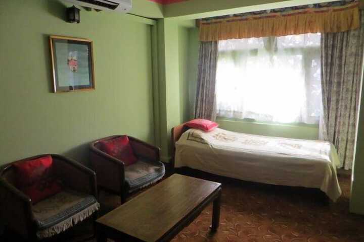 Room 21 of 42