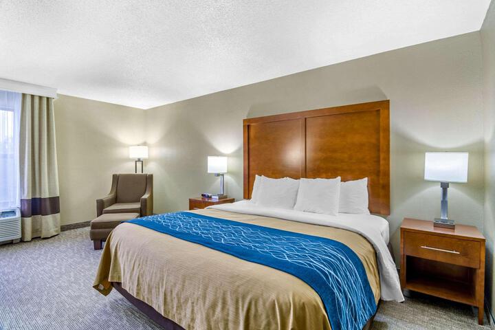 Standard | King Bed (8 of 9)