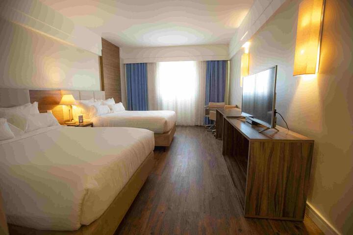 Room 21 of 120