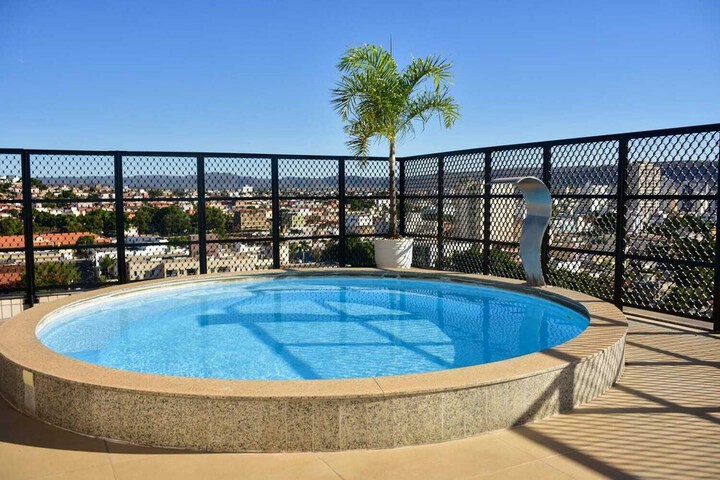 Pool 16 of 33