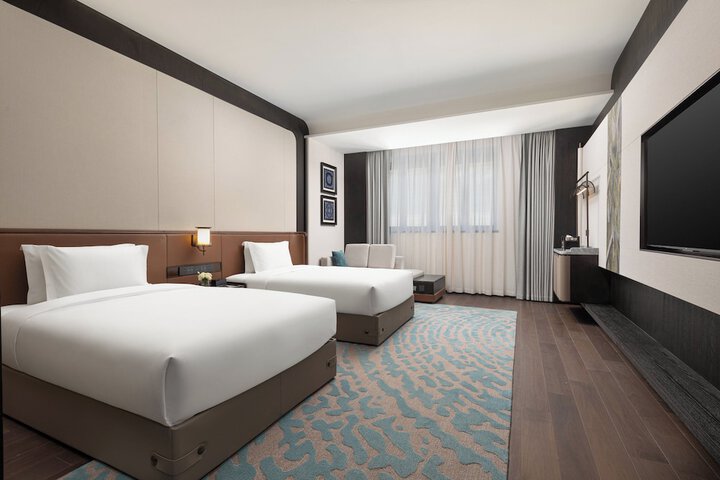 Room 20 of 102