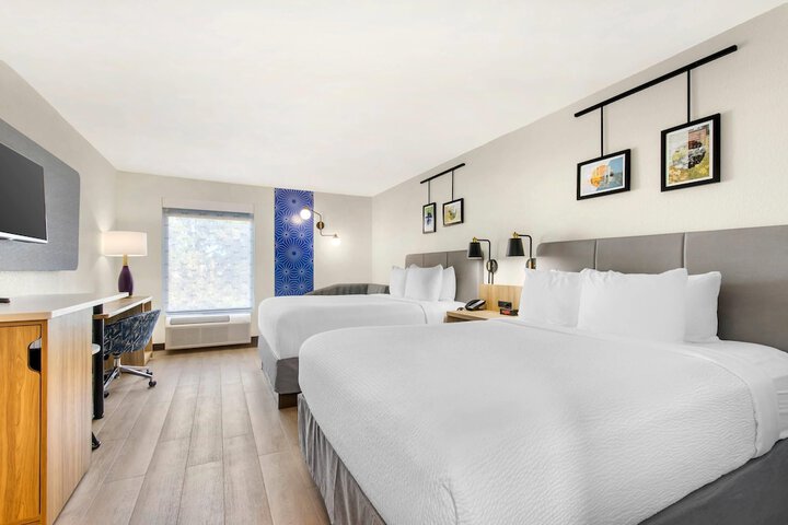 Room 18 of 43
