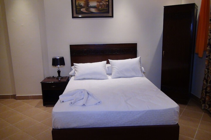 Room 14 of 43
