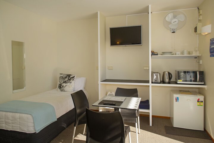 Room 3 of 39