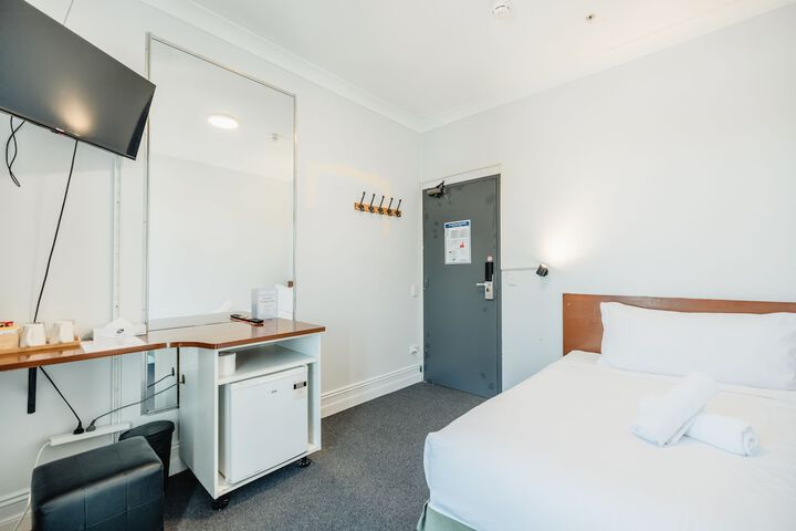 Room 6 of 51