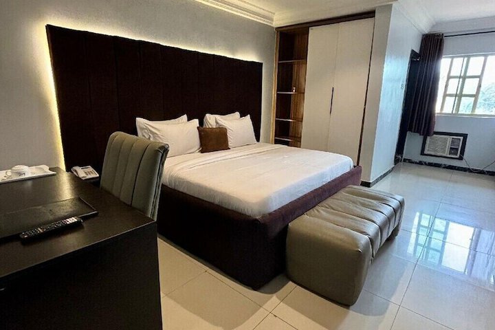 Room 17 of 47