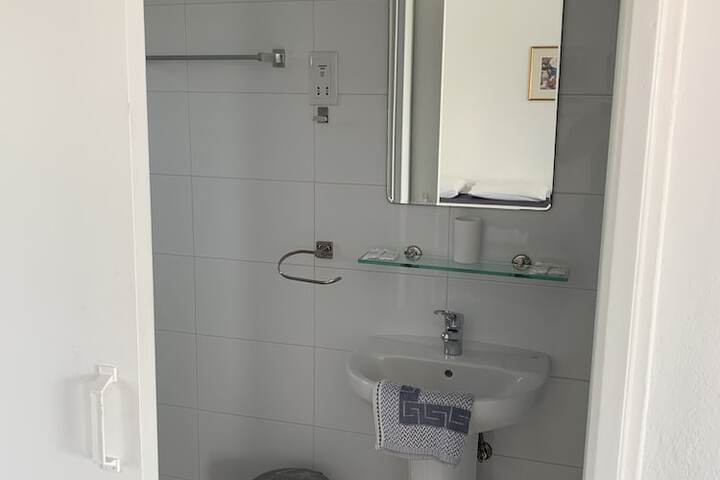 Room 19 of 35