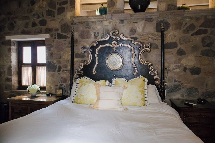 Room 3 of 53
