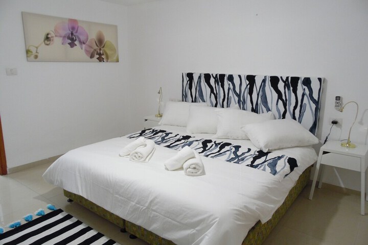 Room 5 of 38