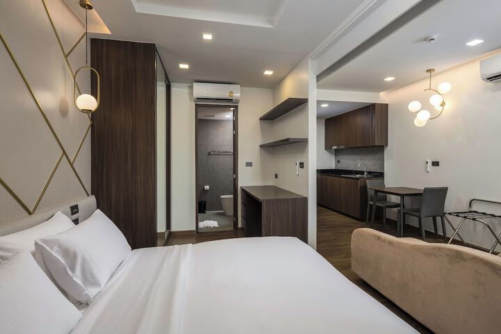 Room 27 of 151
